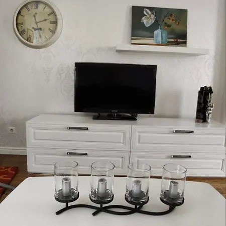 Quiet 1bdrm With Free And Secured Garage In Iztok