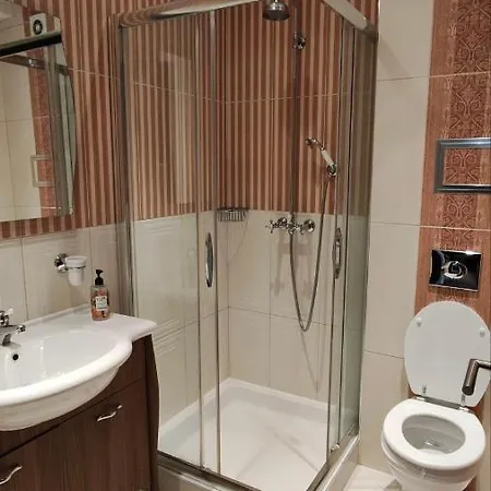 Quiet 1bdrm With Free And Secured Garage In Iztok София